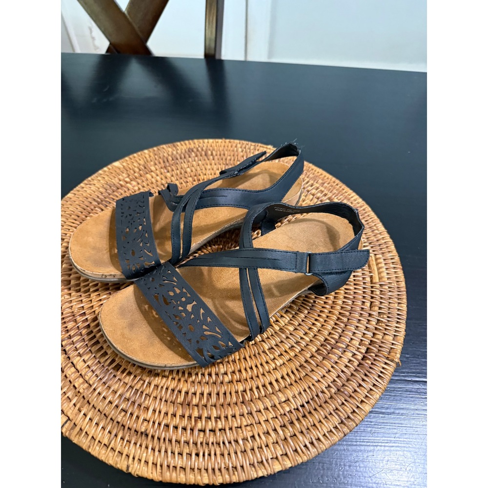Bearpaw Womens Black Laser Cut Strappy Sandals Size 9 Comfort Footbed